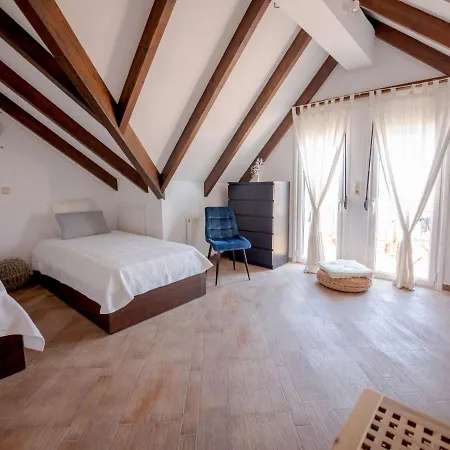 Apartment Suns Lixouri