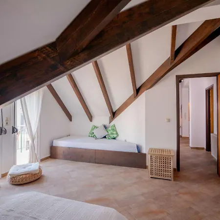 Apartment Suns Lixouri